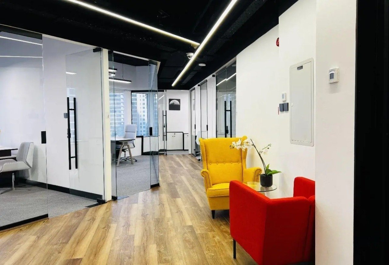 Fully Furnished Office Space for Rent in Dubai | Ejari Registered Serviced Workspace